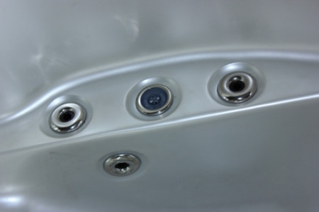 Одноместный гидромассажный бассейн Sunrans SR841 Одноместный гидромассажный бассейн Sunrans SR841